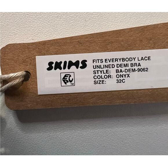 NWT Skims Fits Everybody Lace Unlined Demi Bra - Picture 6 of 7